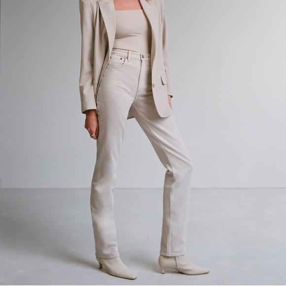 Abercrombie Ultra High Rise 90s Straight Jean in Stone - Picture 2 of 12